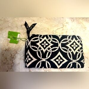 Black and White Vera Bradley Wallet. New w/tags.